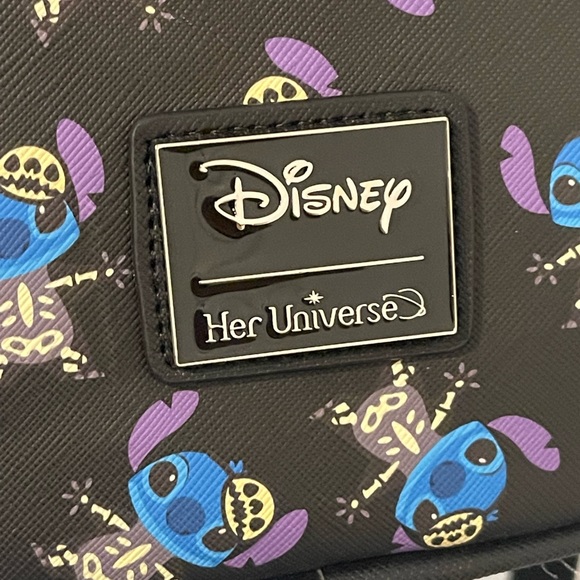 Disney Her Universe AOP Lilo & Stitch - Skeleton Stitch Crossbody - Picture 11 of 15
